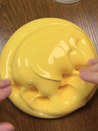 玩一块芒果软糖 胖橘黄油奶盖#史莱姆 #起泡胶 #解压 #解压视频 #极度舒适