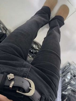#日常穿搭 #通勤穿搭 #显瘦穿搭 #牛仔裤