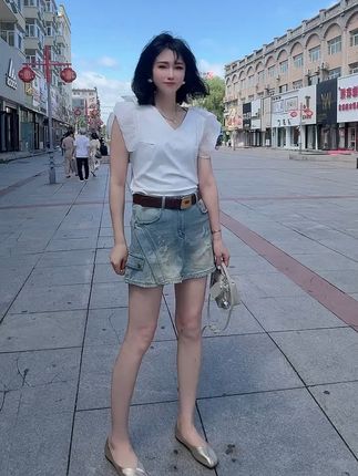 #短裤裙 #显瘦穿搭 #谁穿谁好看 #爆款热卖中 #牛仔短裤