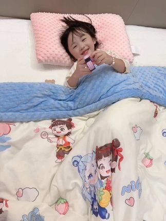 下周就要大降温了,孩子的加绒加厚豆豆被安排起来,哪吒的小图案小朋友太喜欢了,内面料柔软舒适,不管幼儿园盖还是家里盖得很合适,关键不贵,快安排上#豆豆被 #床上用品 #加绒加厚 #强烈推荐 #母婴好物