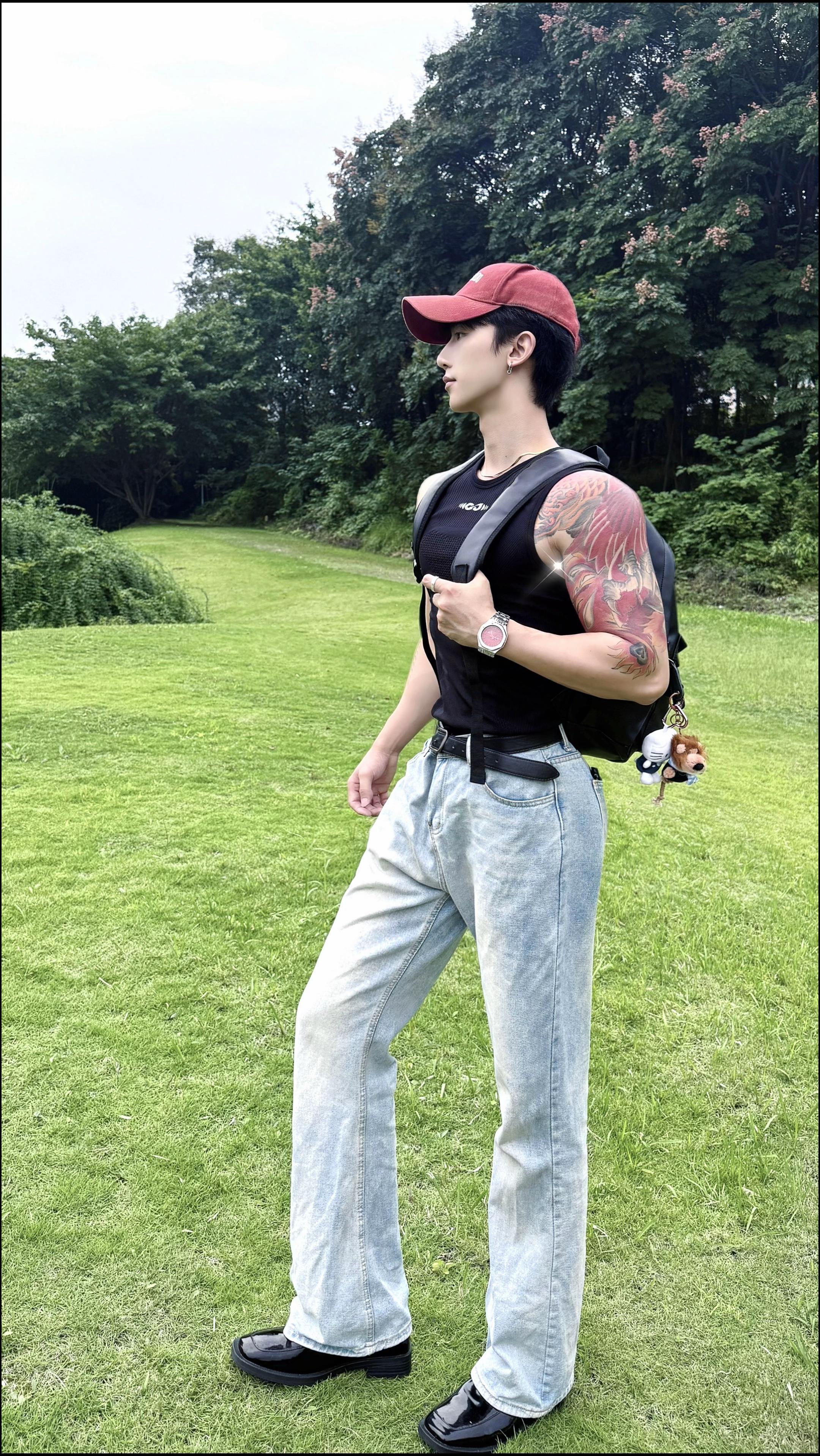 当年的中国不能失去山东 就像如今的中国女人不能失去我#健身 #男生穿搭 #宽肩窄腰 #翘臀 #纹身