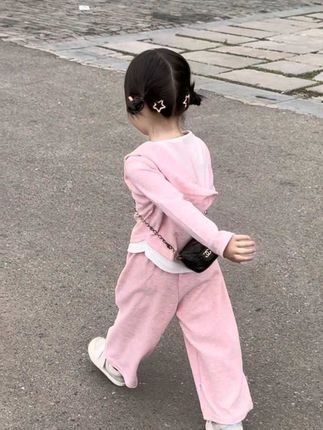 三岁小孩姐的慵懒风穿搭~幼儿园实穿又好看,上身洋气又舒服,面料柔软亲肤,关键才这个价家有女儿闭眼入!