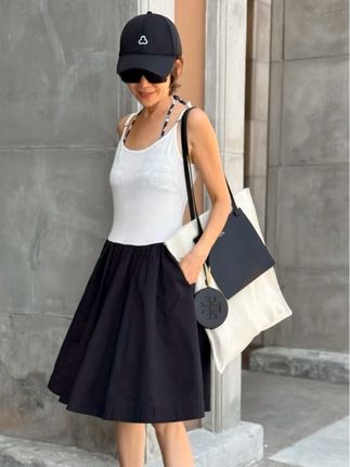 洛杉矶的松弛感是自然、包容和创意的融合 硅谷的程序员穿着帽衫开会,圣地亚哥的咖啡店里有人光脚点单。加州接纳各种风格,无论是波西米亚风的长裙还是冲浪短裤,都没人多看一眼。 在加州,你就是自己的风格。”#ootd穿搭 #穿搭 #海外生活 #美国 #YY姐在美国