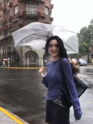 “我无限地爱着新的一日”#高级感穿搭 #秋季新款穿搭 #轻奢女装 #菠萝宝宝yuna#小众设计感 时髦精日常
