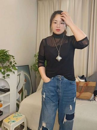 半高领网纱气质打底衫女春秋季百搭洋气修身显瘦长袖T恤内搭上衣#网纱打底衫#打底衫 搭配半身裙巨好看,女人味十足