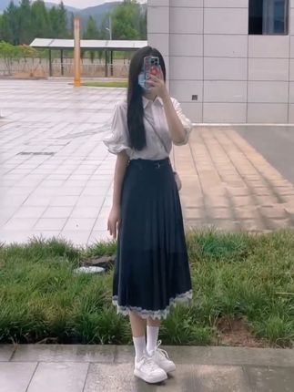 白月光花瓣设计短袖,喜欢的宝宝们可以点击购买💌,#达佳诗#学院风穿搭#甜美穿搭 #ootd #今天穿什么