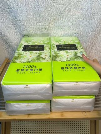 原生木浆,绿色健康,吉多多悬挂式大抽纸。每提1400张,而且每一张都是五层加厚,不掉毛不掉絮!还是零荧光剂零香精的,孕妈妈小宝宝的可安心使用!#超便宜超划算 #生活用纸#悬挂抽纸#好物推荐🔥 #爆款热卖中