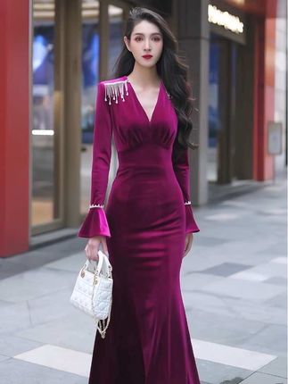 轻奢高定丝绒鱼尾裙名媛修身优雅V领连衣裙#穿出高级感 #高级感穿搭 #柔软舒适透气 #连衣裙