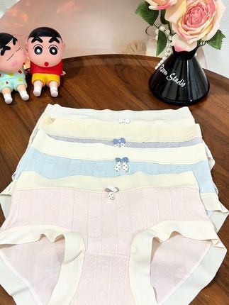 这款是专为发育期女孩子设计的内裤,超柔软细腻的云感棉面料,弹力大舒适不紧绷,上身穿着真的太舒服了,好看又好穿 #柔软亲肤 #面料柔软舒适#超便宜超划算 #女孩短裤推荐
