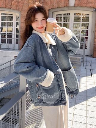 加绒加厚拼接港风牛仔外套2025新款冬季宽松休闲百搭保暖棉毛上衣#韩系穿搭 #休闲百搭 #谁穿谁好看系列 #牛仔外套 #时尚穿搭