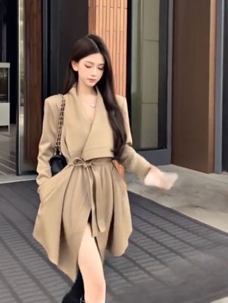 大翻领 #当我不局限于一种穿搭风格时 #风衣穿搭 #显高显瘦 #气质轻熟风 #小个子显高显瘦穿搭