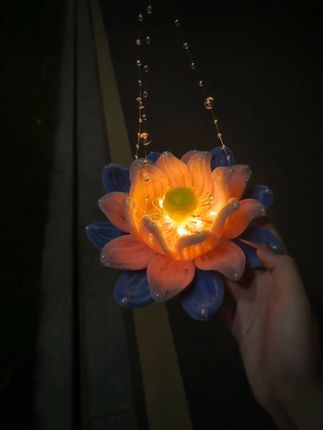 “荷其有幸 与你相遇”#手工diy #扭扭棒手工 #荷花灯 #扭扭棒的100种玩法 #中秋节手工灯笼