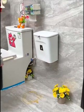 #壁挂垃圾桶#实用好物 #非常方便实用 #卫生间好物 #家居好物 @巨量千川 @DOU+小助手