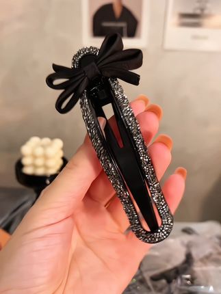 巨百搭又方便的一款懒人夹来咯 真的好好搭配#时尚饰品 #头饰搭配 #懒人抓夹 #饰品分享 #美出新高度