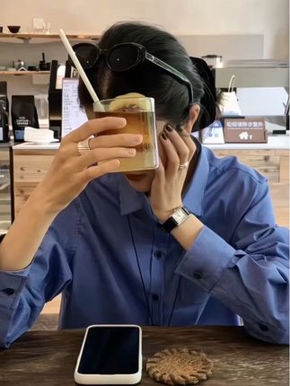 #小众高级感 #慵懒风穿搭 #通勤搭配 #早秋穿搭 #衬衫穿搭 @DOU+上热门 @DOU+小助手 @抖加🔥上热门🔥dou+🔥热点宝