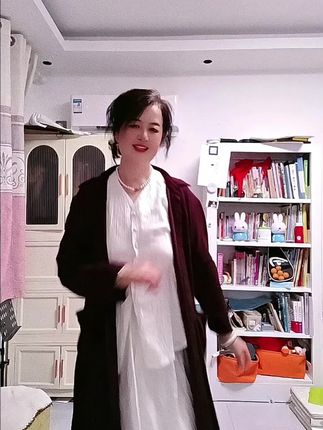 统一回复,感谢新老朋友的支持与关注,秋风凉了,出门多带衣服,祝大家平安健康🙏🙏🙏🍎❤️🌹