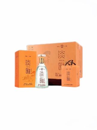 东山头淡雅42度浓香型白酒6瓶装纯粮透明瓶一箱6瓶42度500ml#浓香型白酒 #纯粮酿造 #好喝不贵 #送礼佳品 #爆款热卖中