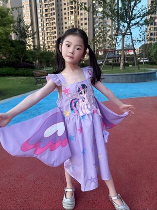女童夏季新款蝴蝶翅膀小马卡通裙子,女儿穿上就不想脱了#小马宝莉 #女童连衣裙 #女儿生来就是被宠的