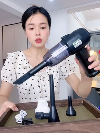 终于找到一款大动力的#车载吸尘器 吸力强劲,灰尘残渣全拿下!家庭角角缝缝的卫生用着太方便了, 吸吹一体超实用,充电式的 方便使用,居家 车里都能用!#大吸力吸尘器 #无线手持吸尘器 #超便宜超划算#居家好物