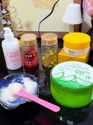 换季皮肤干燥缺水粗糙,脸上斑斑 点点,暗 沉没有光泽,肤色不均匀的姐妹,就去试下这个#芦荟胶 八件套#提亮肤色改善暗沉#护肤分享
