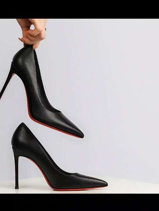 #优雅气质 #美出高级感 #时尚高跟鞋 #高级感穿搭 @DOU+上热门 @DOU+小助手