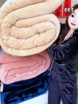 家人们赶紧来安排这款牛奶绒被子冬被棉被秋冬被冬季加厚保暖学生宿舍单双人被芯#冬被#棉被#加厚被子 #家纺床上用品 #超便宜超划算