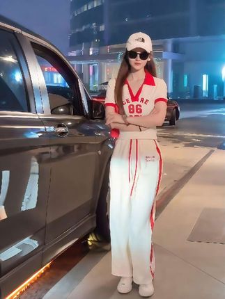 摆脱路人感的小个子女生穿搭#微胖女孩夏天就要大胆穿#围观红人神级出片现场 #遮肉显瘦穿搭 #素颜试个网络爆款衣服#