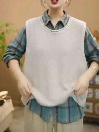 2025春季新款圆领套头棉线针织马甲女休闲百搭叠穿外搭上衣#面料舒适透气 #简约大气时尚百搭 #宽松遮肉显瘦 #秋季穿搭