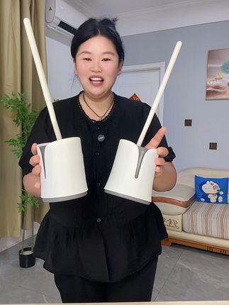 这个#马桶刷 真的可以试试,马桶的沟沟缝缝都能刷的很干净,便宜又好用#卫生间好物 #超便宜超划算 #马桶刷推荐#马桶刷无死角清洁