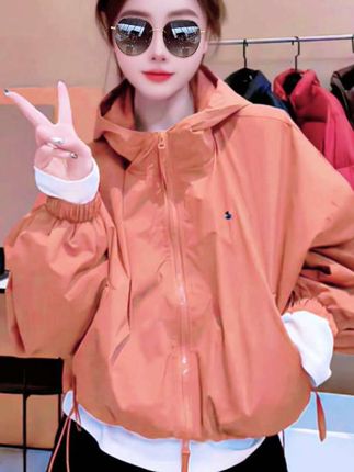 #春秋穿搭 #休闲穿搭 #女装穿搭 #冲锋衣 #显瘦穿搭