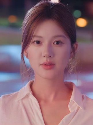 皓明现在发现自己逐渐爱上了许妍 可是许妍已经不需要了