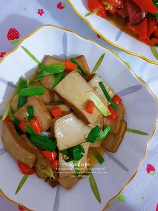 陶瓷盘子餐盘家用2025新款方盘棱格盘碟菜盘碟子高级感釉下彩餐具#无限回购的宝藏单品 #好物分享 #陶瓷餐具 #好物推荐 #家常菜 @DOU+上热门