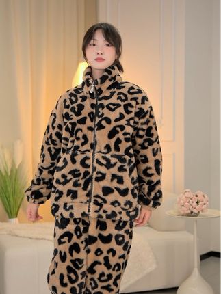 你的呼吸像雨滴渗入我的爱里. #睡衣家居服 #好物推荐 #保暖又好看 #加绒保暖 #冬季必备