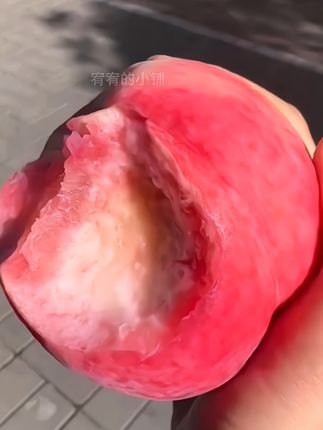 您吃过吗?正宗的山西红不软水蜜桃,个个都是嘎嘣脆甜的好口感!果肉细腻无渣 香甜可口!#新鲜采摘 #脆桃 #红不软脆桃 #桃子熟了 #水蜜桃 @DOU+小助手 @DOU+上热门