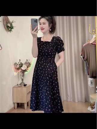 #谁穿谁好看系列 #美美的裙子 #连衣裙穿搭 #法式连衣裙 #碎花连衣裙