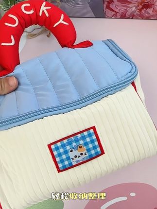 少女系可爱房子化妆包 大容量收纳洗漱用品 软萌便携设计 手提式美妆收纳好选择#可爱造型 #大容量装 #小屋设计 #便携出行 #手提方便