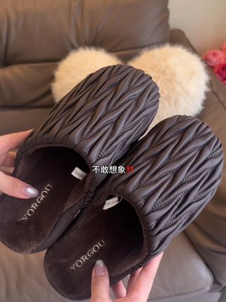 高品质!高颜值!高级感满满!彰显品味的皮质棉拖鞋,低调又奢华 #居家拖鞋#精致生活#精致女人必备#高端大气上档次#反季特卖