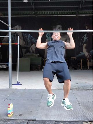 挑战洗洁精引体向上 #健身