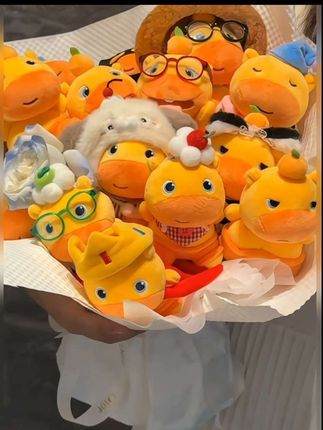 水豚噜噜花束玩偶挂件女生书包包钥匙扣挂饰公仔# 这也太萌太可爱了吧 今日份玩偶花花~可爱爆了~#水豚噜噜