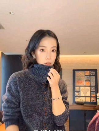 ”暮山紫”秋冬高克重夹花纱宽松长袖羊毛上衣,高品质展现高品味、高气质;舒适又好穿…