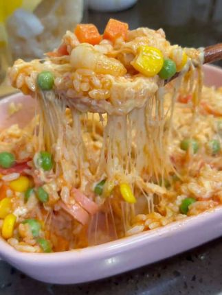 #在家做美食 #我的厨房日记 #披萨#芝士碎