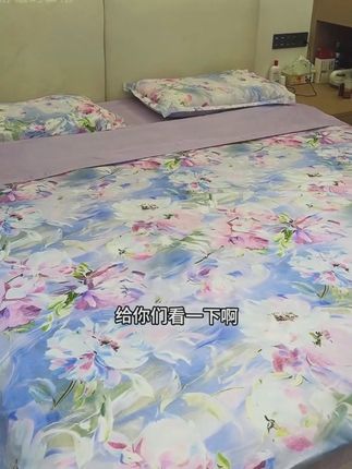 四季都能用的四件套,质感软软糯糯,透气也性好,不掉毛不结块,贴肤睡巨舒服,图案治愈,铺在床上整个卧室都变温馨了!#面料柔软舒适 #家纺床上用品 #四件套 #居家好物 #柔软亲肤