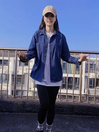 管她四十还是五十,年龄只是个数字,想玩就玩,想跳就跳,谁也不能活着回去,怎么开心怎么来#85年的牛 #穿搭 #气质穿搭 #显瘦穿搭 #胖瘦都能穿