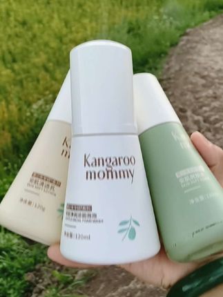 终于等到袋鼠妈妈青少年专用护肤品活动了,这价到手三大瓶 终于等到袋鼠妈妈青少年专用护肤品活动了,这价到手三大瓶,囤一次可以用很久很久啦,适合肌肤出油冒痘的青少年,趁活动划算,快冲啊!#我可真会买 #袋鼠妈妈 #使用一次你就喜欢上它 #小孩护肤品 #儿童换季护肤
