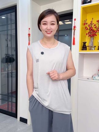 夏季少不了这种冰感莫代尔睡衣,真的太太太舒适凉快了!#睡衣两件套 #莫代尔家居服 #背心套装 #面料柔软舒适 #超薄透气