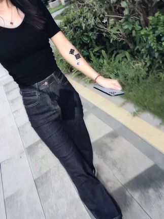 #简约休闲风 #显瘦搭配 #春秋穿搭 #牛仔裤穿搭 #秋季不露腿穿搭