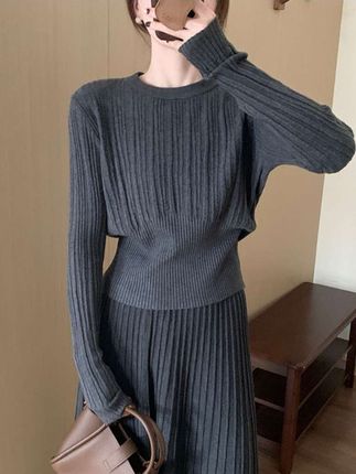 韩系收腰设计显瘦圆领打底衫女2025春秋新款高级软糯上衣裙子套装#韩系收腰设计显瘦圆领打底衫女2025春秋新款高级软糯上衣裙子套装