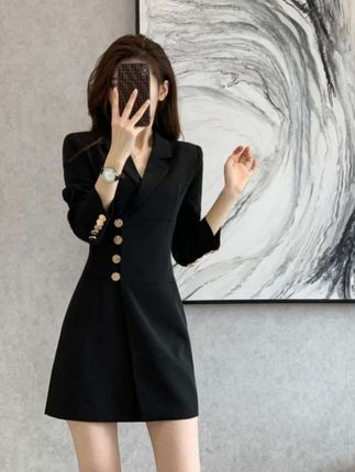 明星同款金属扣西装裙女春秋装高级感时尚气质通勤连衣短裙收腰显瘦#西装裙 #高级感穿搭 #时尚气质显瘦穿搭 #春秋穿搭 #好物推荐 @DOU+上热门 @DOU+小助手 @巨量千川