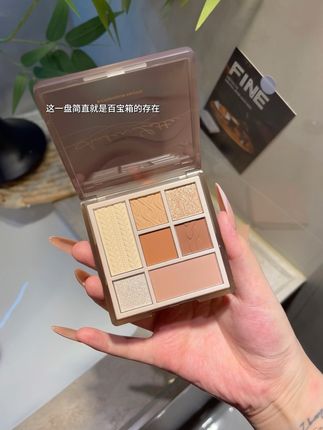 妈呀!用铁皮的AKF眼影盘终于搞活动了!真的巨好看巨百搭快冲!#平价彩妆 #akf眼影盘 #眼影盘 #神仙眼影盘呀