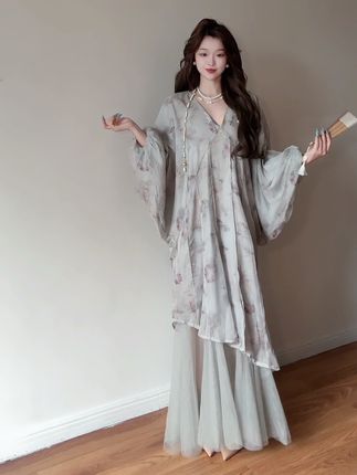 新中式清冷禅意裙!也太绝了! #当你坚持姐很贵的穿搭理念 #高级感穿搭 #显瘦穿搭 #新中式 #美出高级感